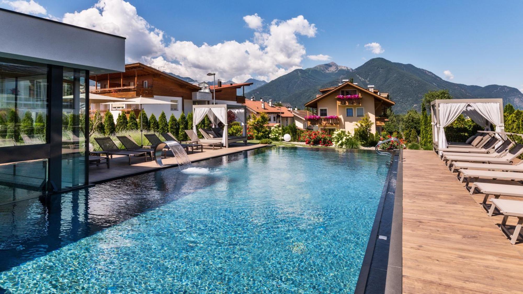 Sun Hotel 4*
